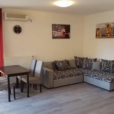 Kira Apartman