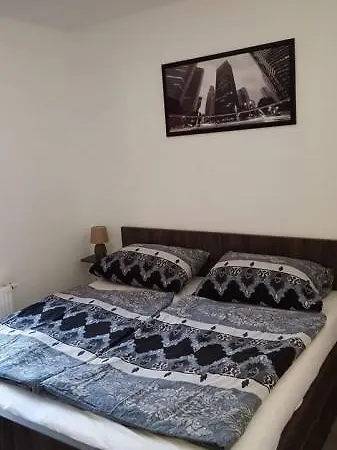 Kira Apartman *